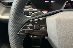 met. harmaa Audi Q5 2026 kuva 18.