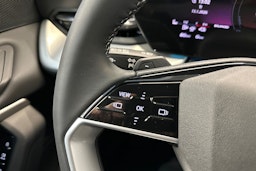 tambora harmaa Audi Q5 2026 kuva 12.