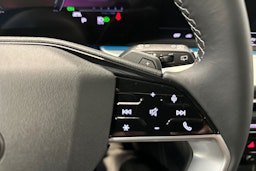 tambora harmaa Audi Q5 2026 kuva 13.