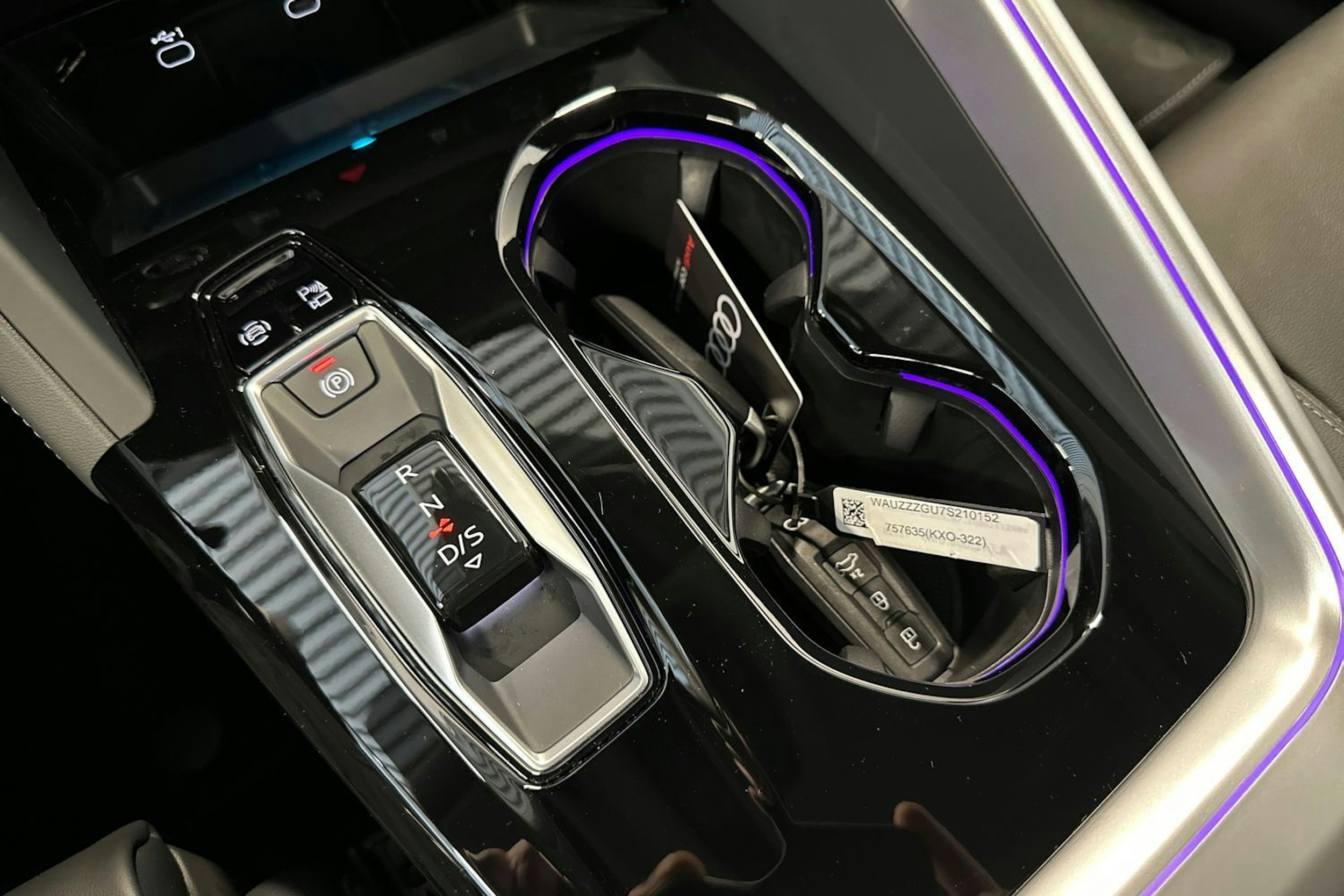 tambora harmaa Audi Q5 2026 kuva 19.