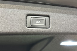 tambora harmaa Audi Q5 2026 kuva 20.