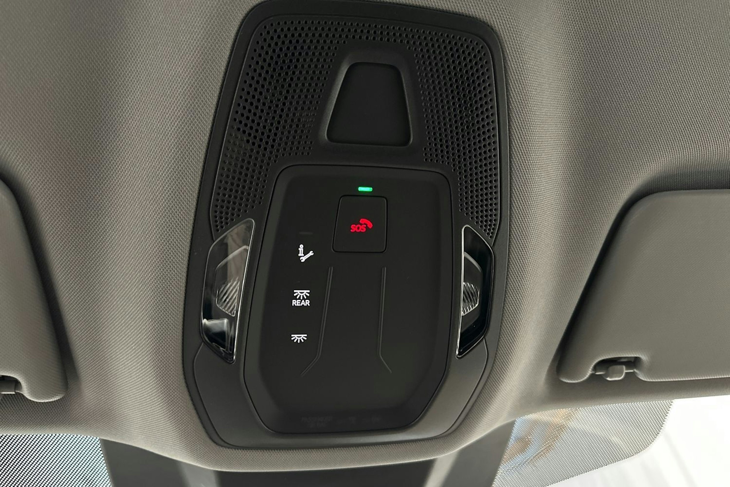 tambora harmaa Audi Q5 2026 kuva 23.