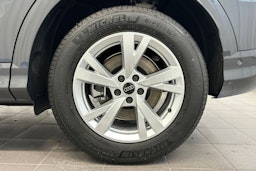 tambora harmaa Audi Q5 2026 kuva 27.