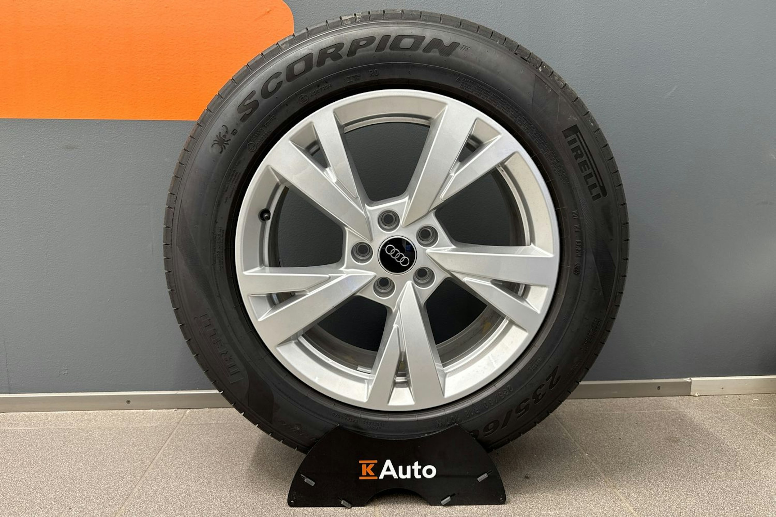 met. musta Audi Q5 2026 kuva 10.