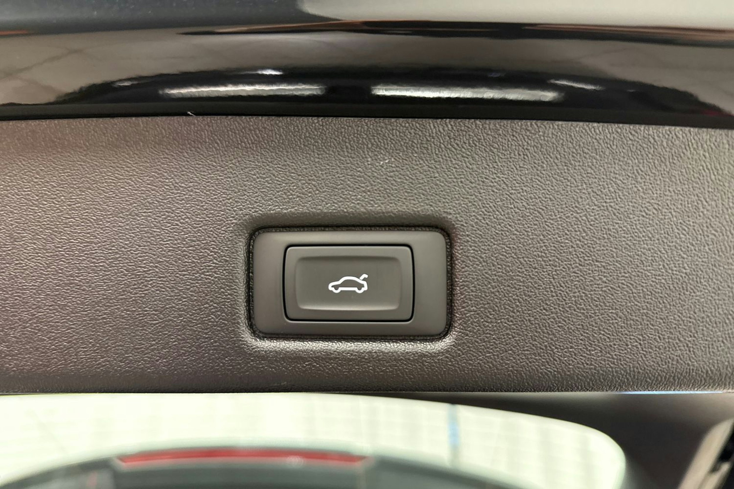 met. musta Audi Q5 2026 kuva 13.