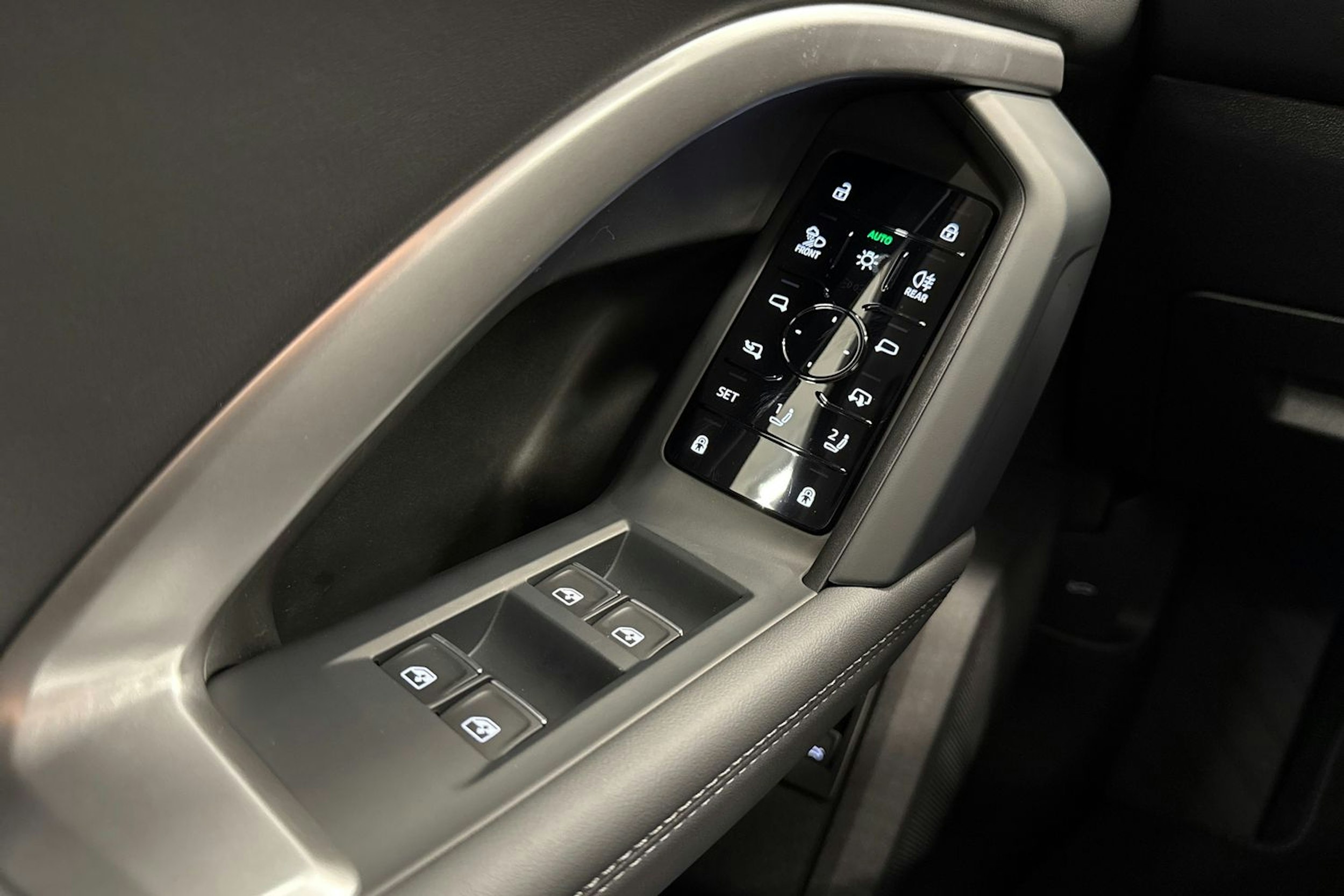 met. musta Audi Q5 2026 kuva 22.