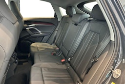 met. harmaa Audi Q5 2026 kuva 8.