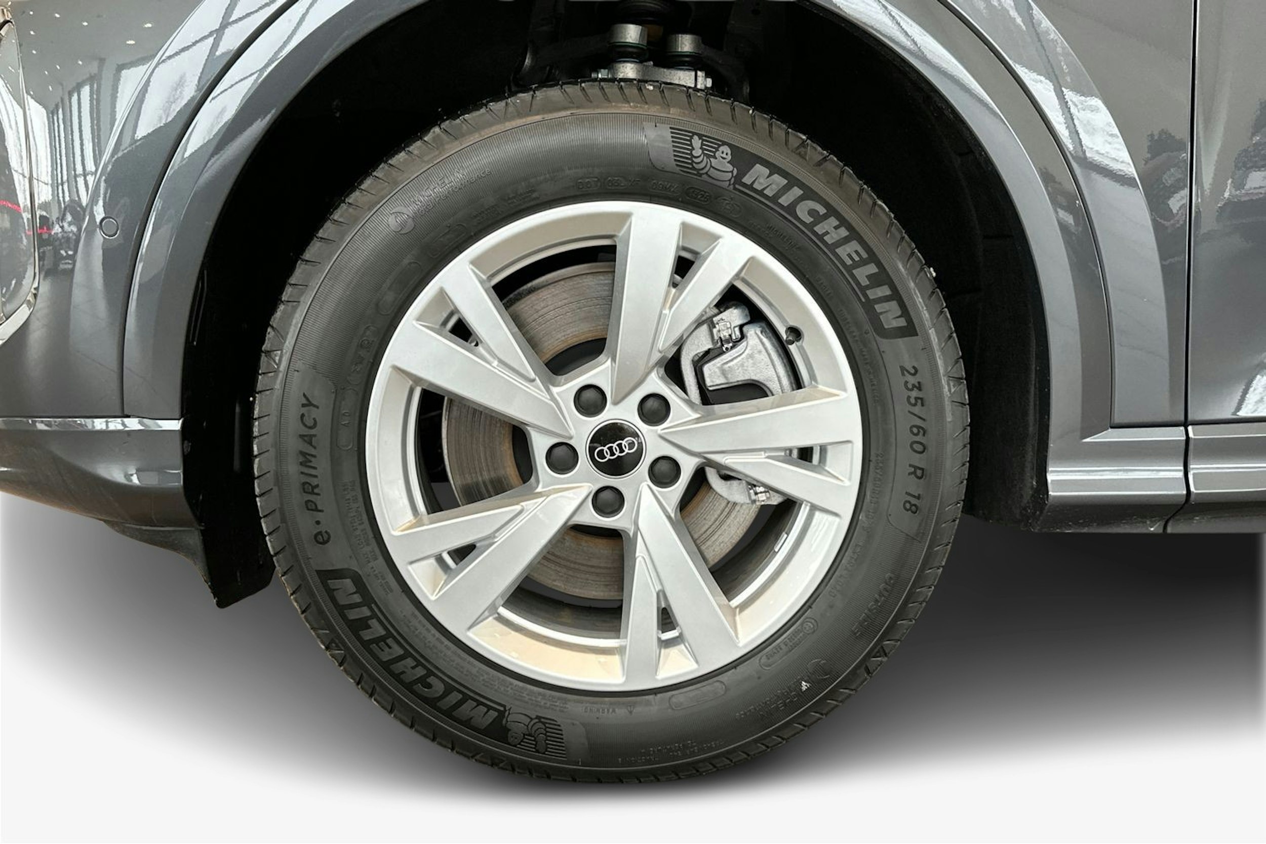 met. harmaa Audi Q5 2026 kuva 9.