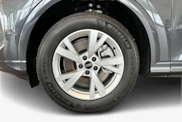 met. harmaa Audi Q5 2026 kuva 9.