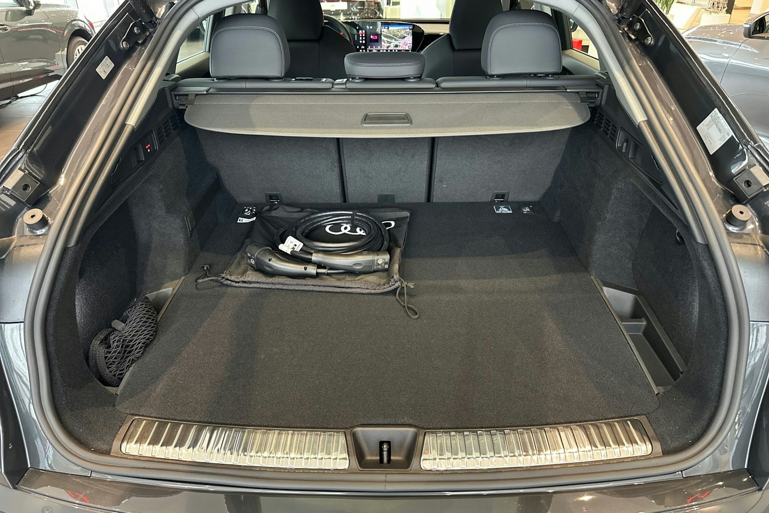 met. harmaa Audi Q5 2026 kuva 12.