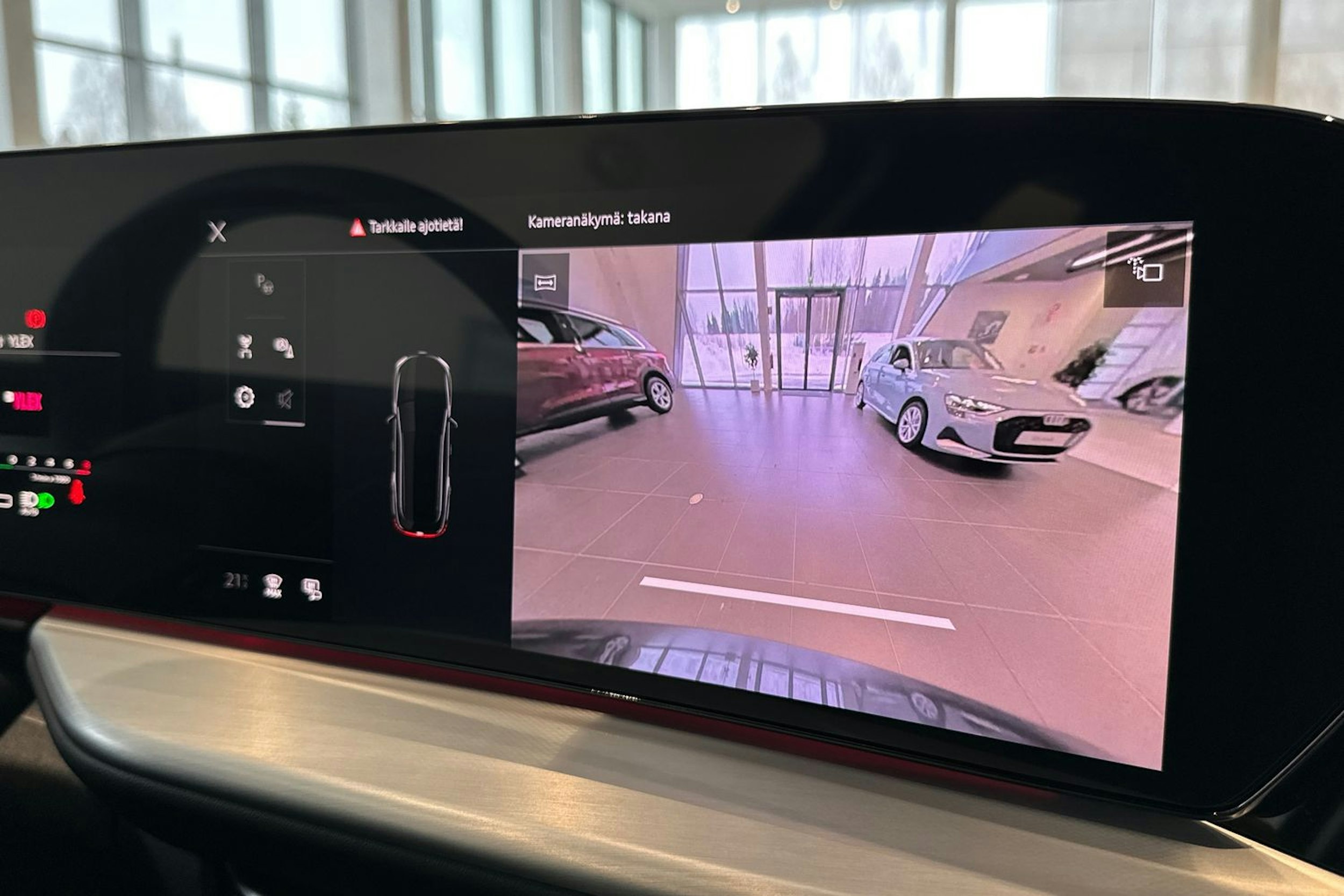 met. harmaa Audi Q5 2026 kuva 16.