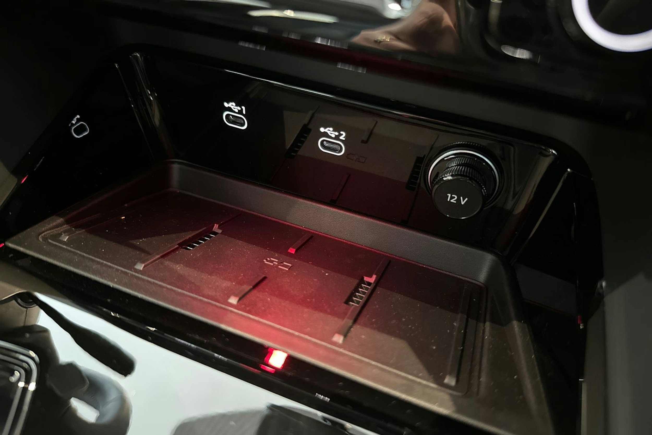 met. harmaa Audi Q5 2026 kuva 18.