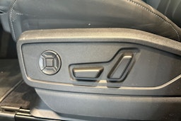 met. harmaa Audi Q5 2026 kuva 19.