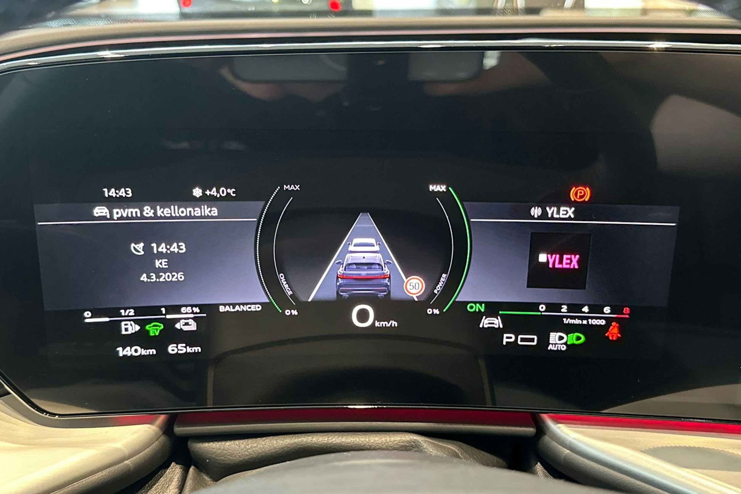 met. harmaa Audi Q5 2026 kuva 21.