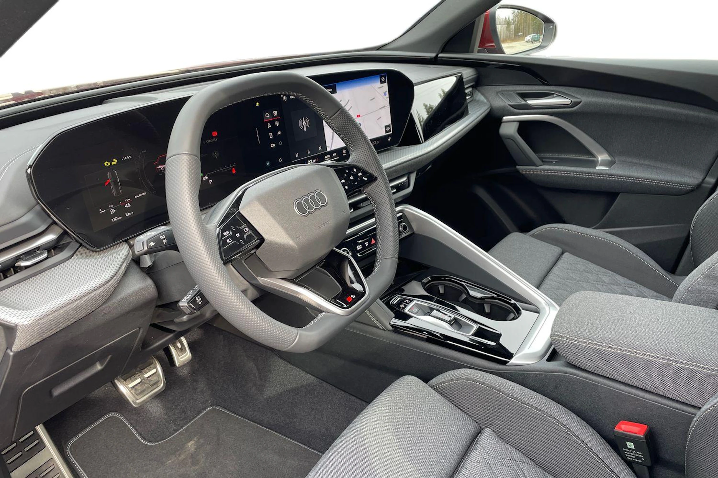 punainen Audi Q5 2026 kuva 6.
