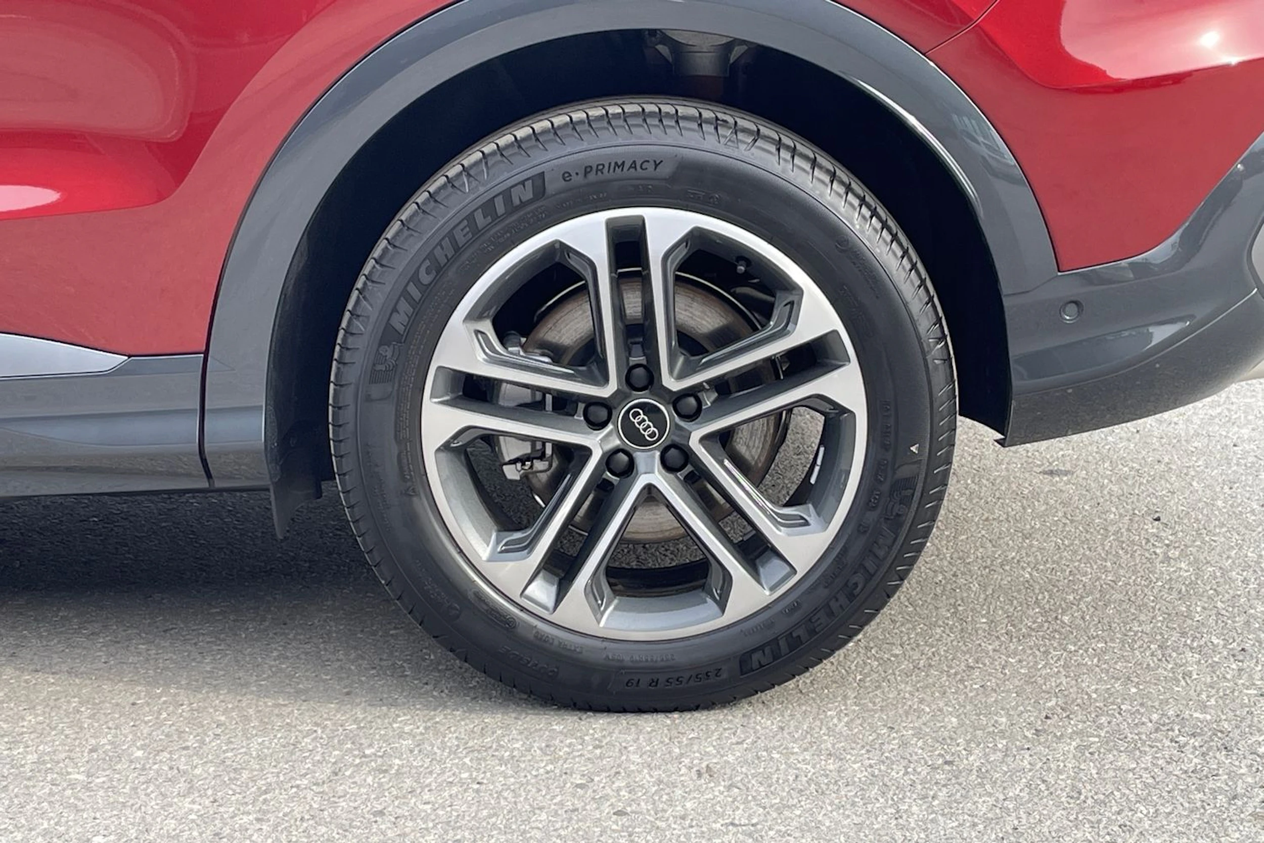 punainen Audi Q5 2026 kuva 10.