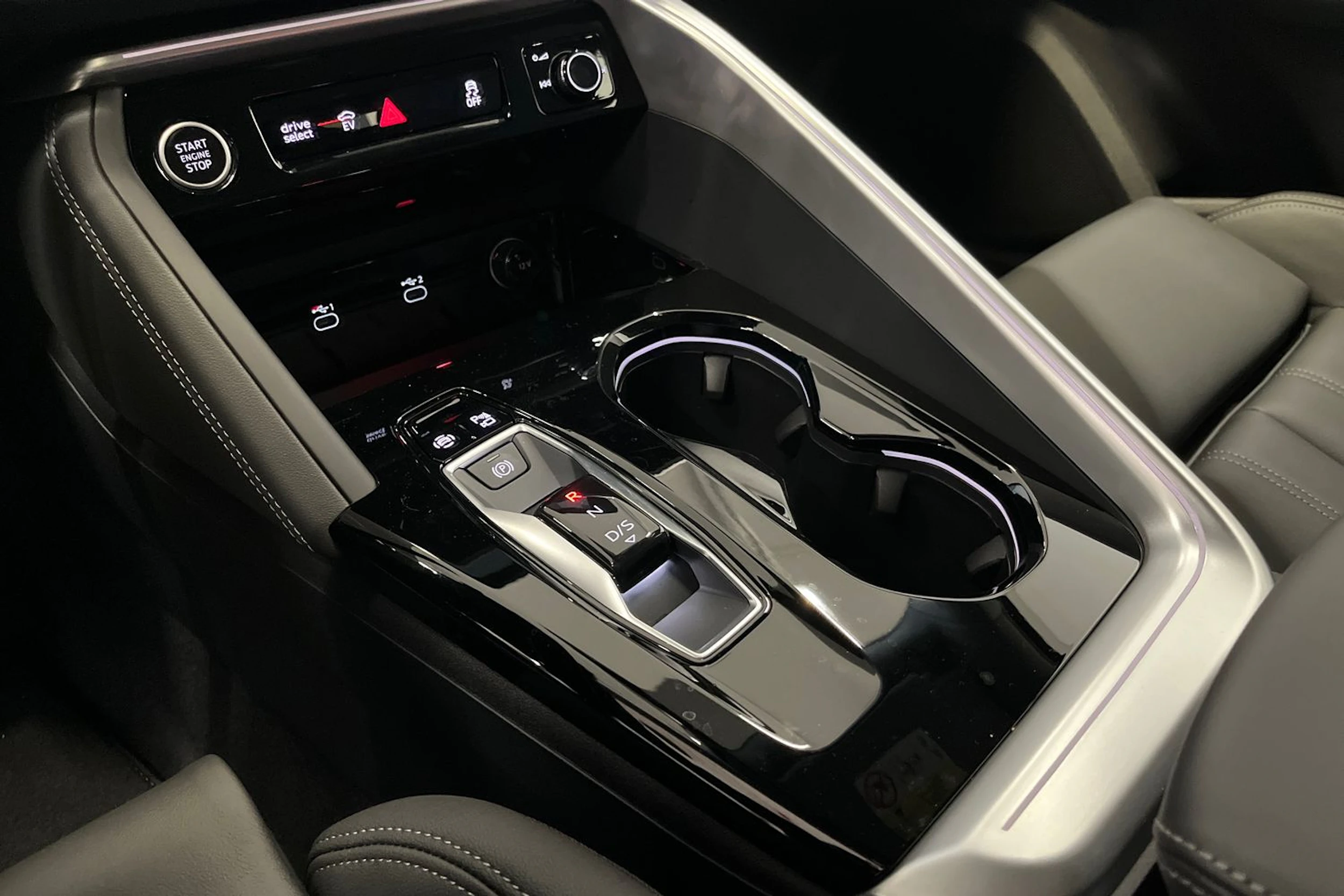 daytona harmaa Audi Q5 2026 kuva 12.