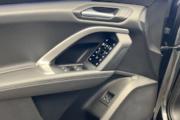 daytona harmaa Audi Q5 2026 kuva 13.