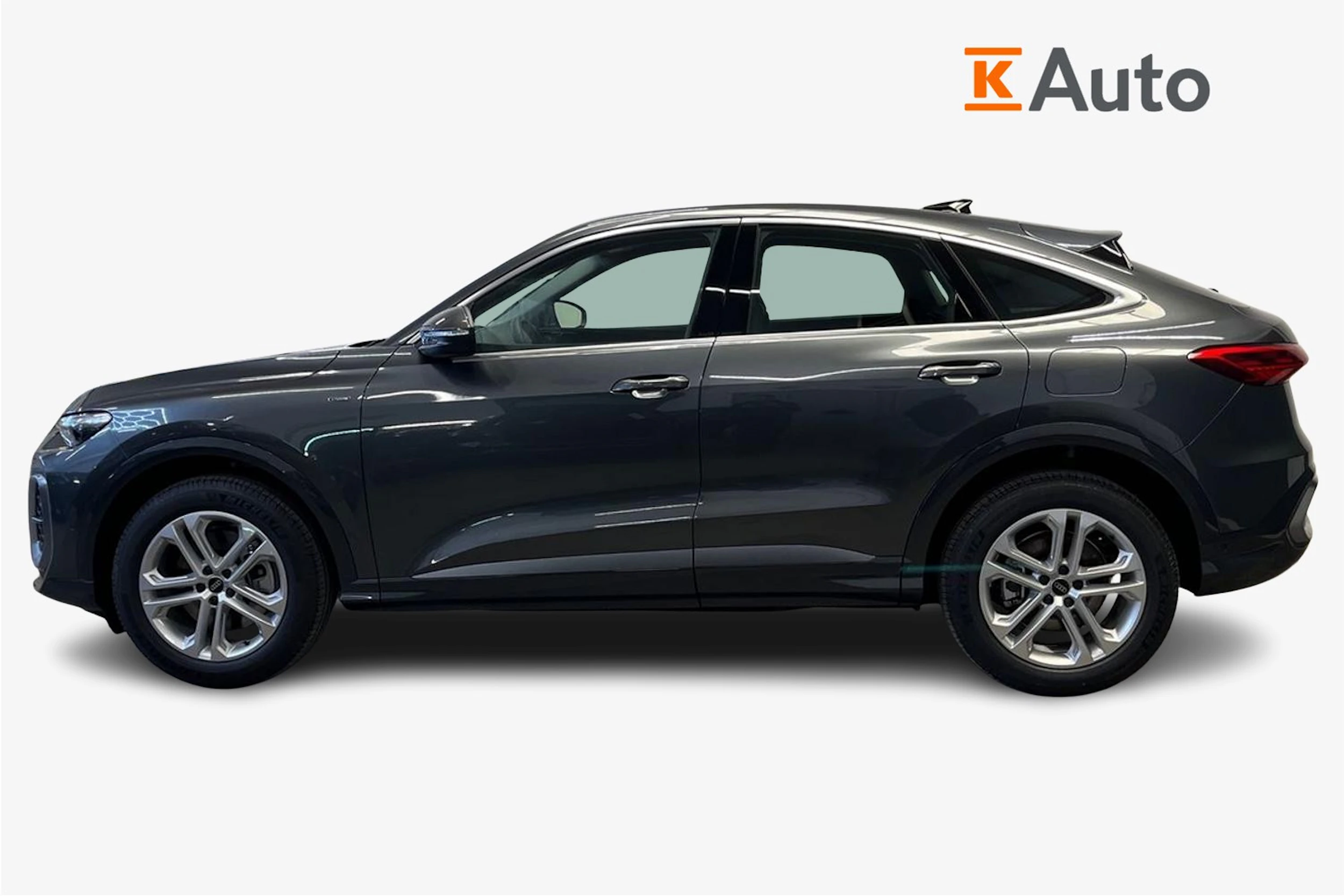 daytona harmaa Audi Q5 2026 kuva 17.