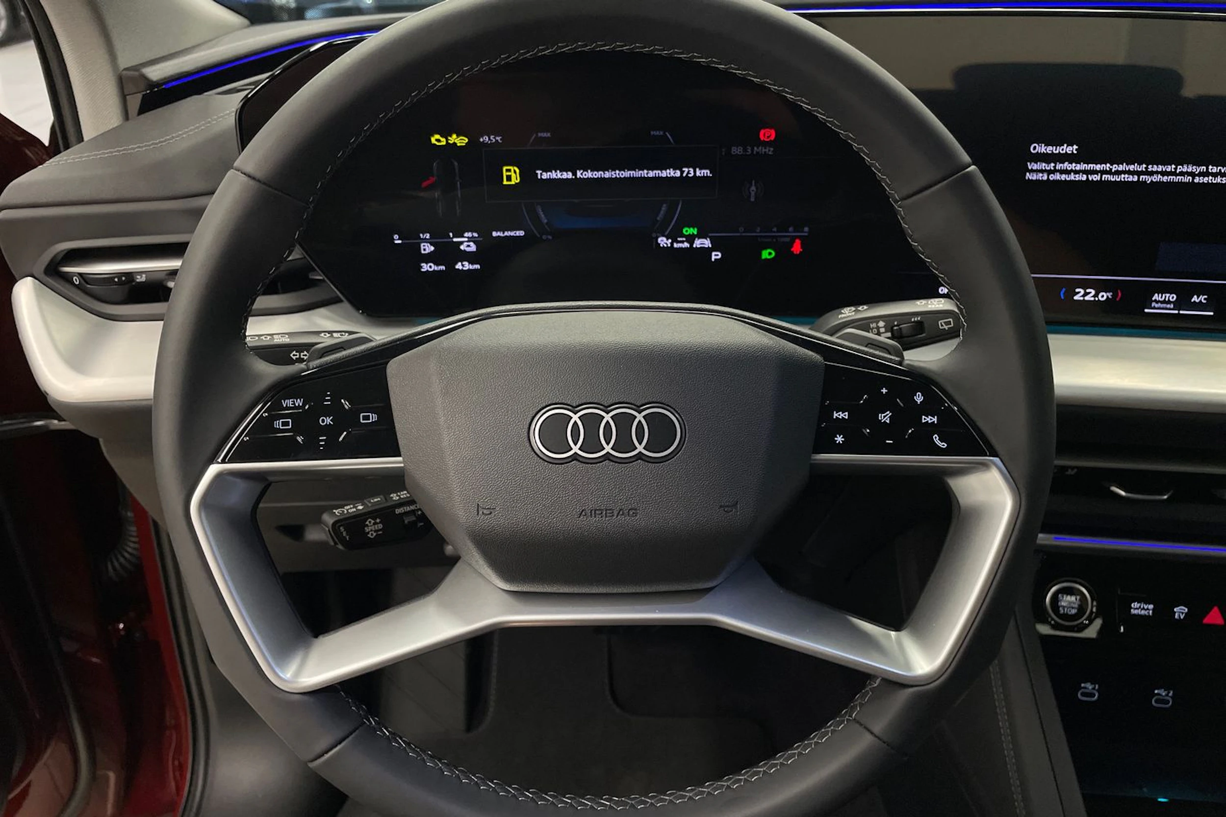 met. punainen Audi Q5 2026 kuva 13.