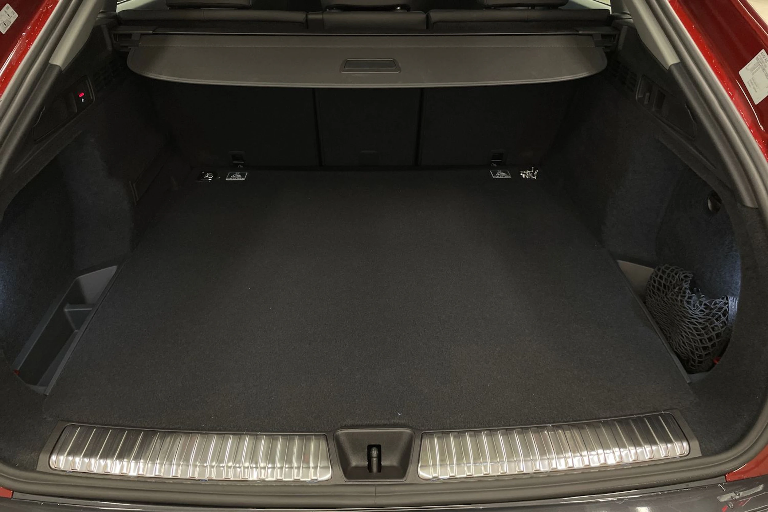 met. punainen Audi Q5 2026 kuva 23.