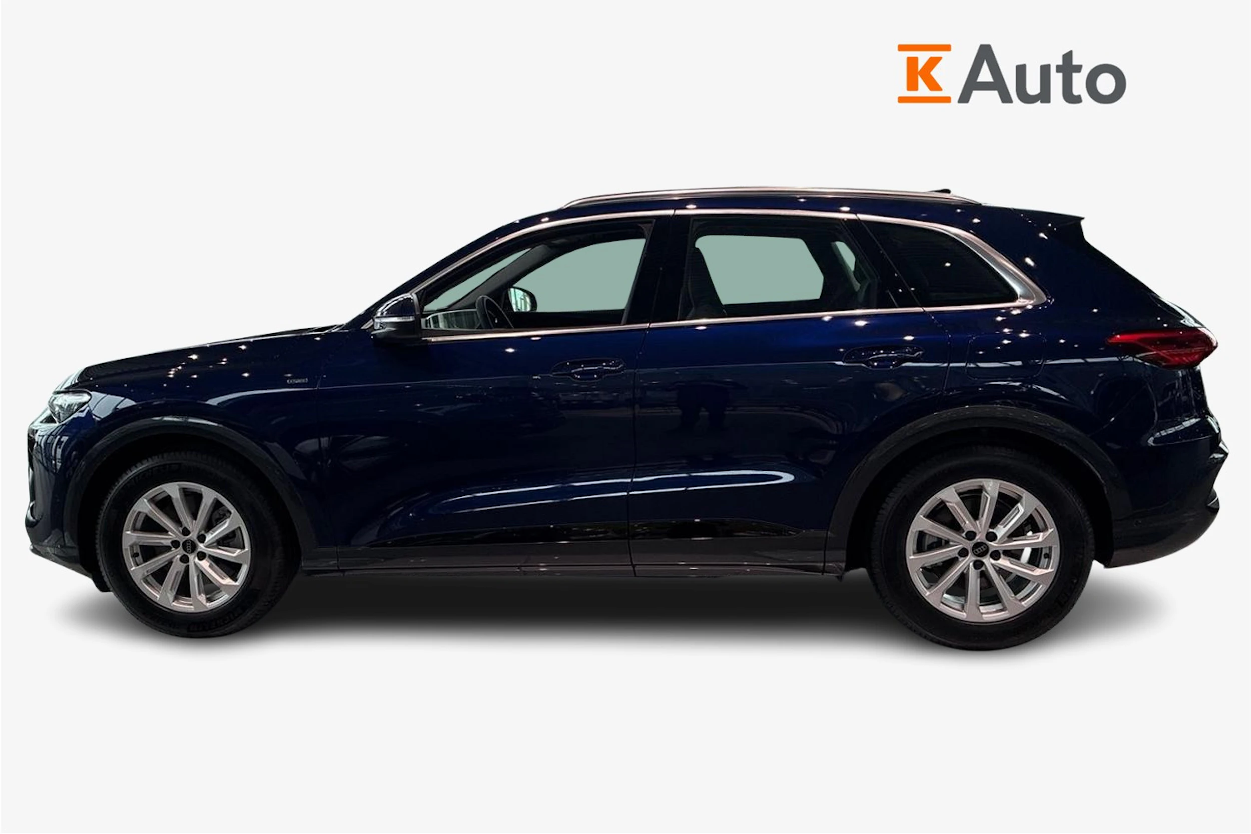 sininen Audi Q5 2026 kuva 5.