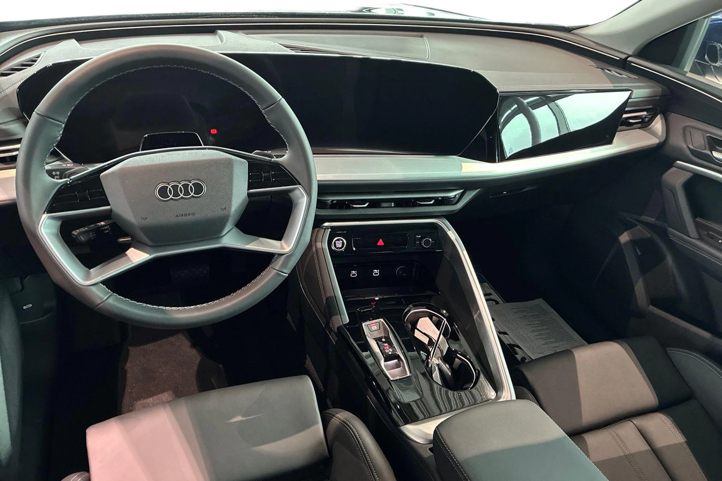 sininen Audi Q5 2026 kuva 7.