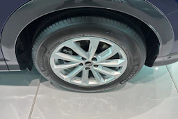 sininen Audi Q5 2026 kuva 10.