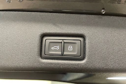 harmaa Audi Q5 2026 kuva 12.