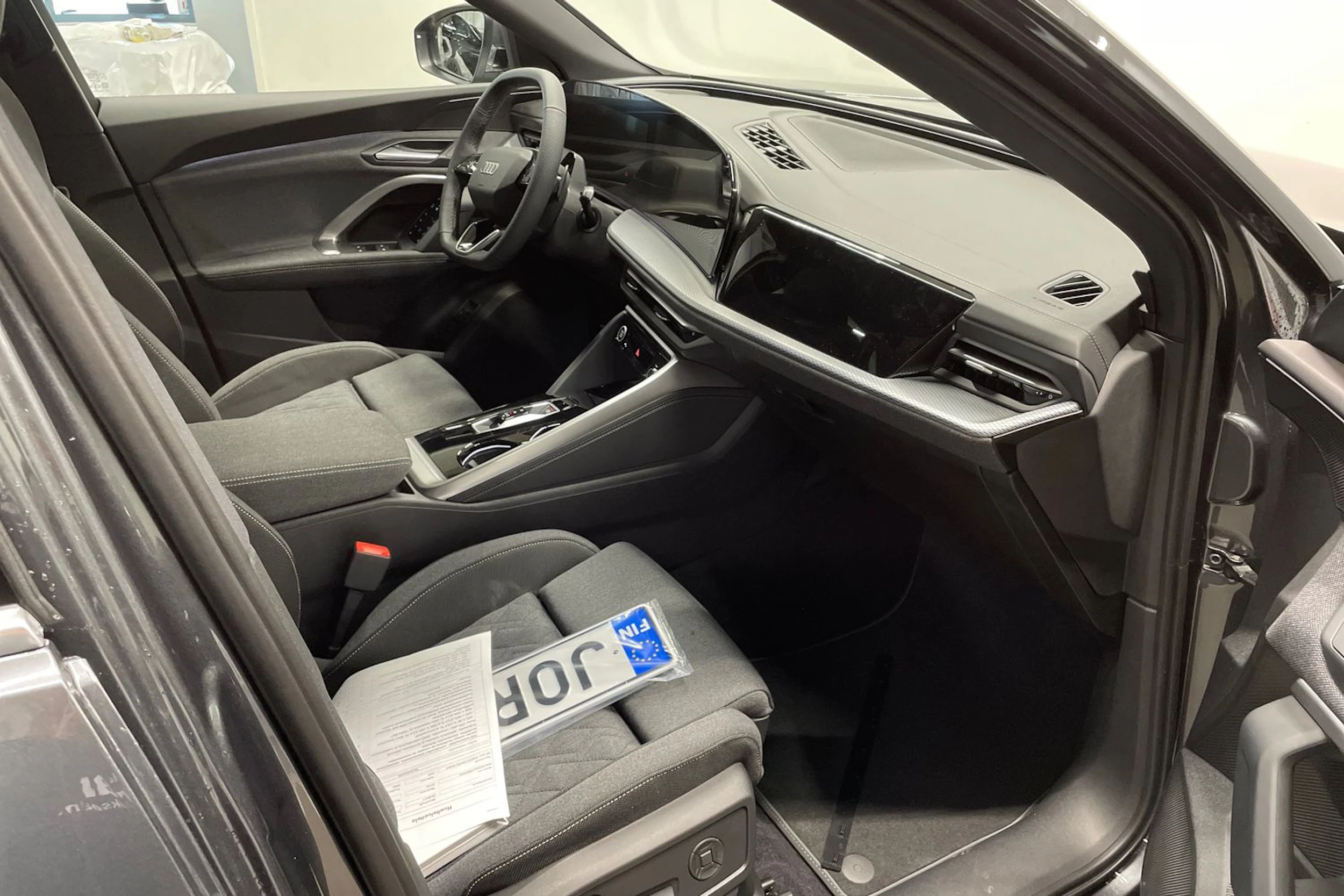 harmaa Audi Q5 2026 kuva 14.