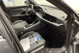 harmaa Audi Q5 2026 kuva 14.