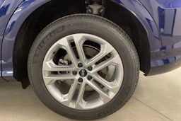 sininen Audi Q5 2026 kuva 10.