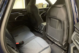 sininen Audi Q5 2026 kuva 13.
