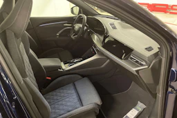 sininen Audi Q5 2026 kuva 14.