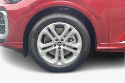 punainen Audi Q5 2026 kuva 9.