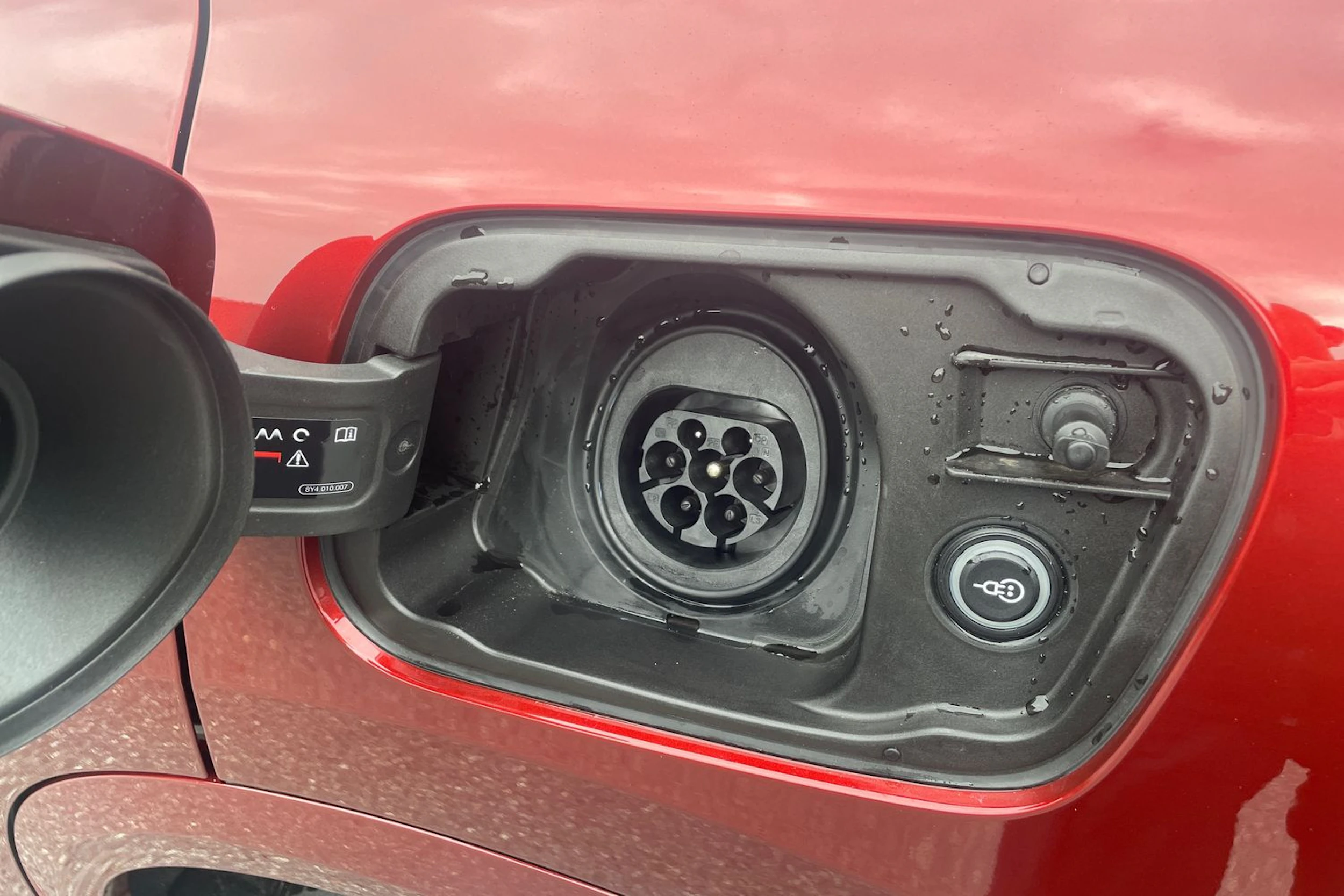 punainen Audi Q5 2026 kuva 16.