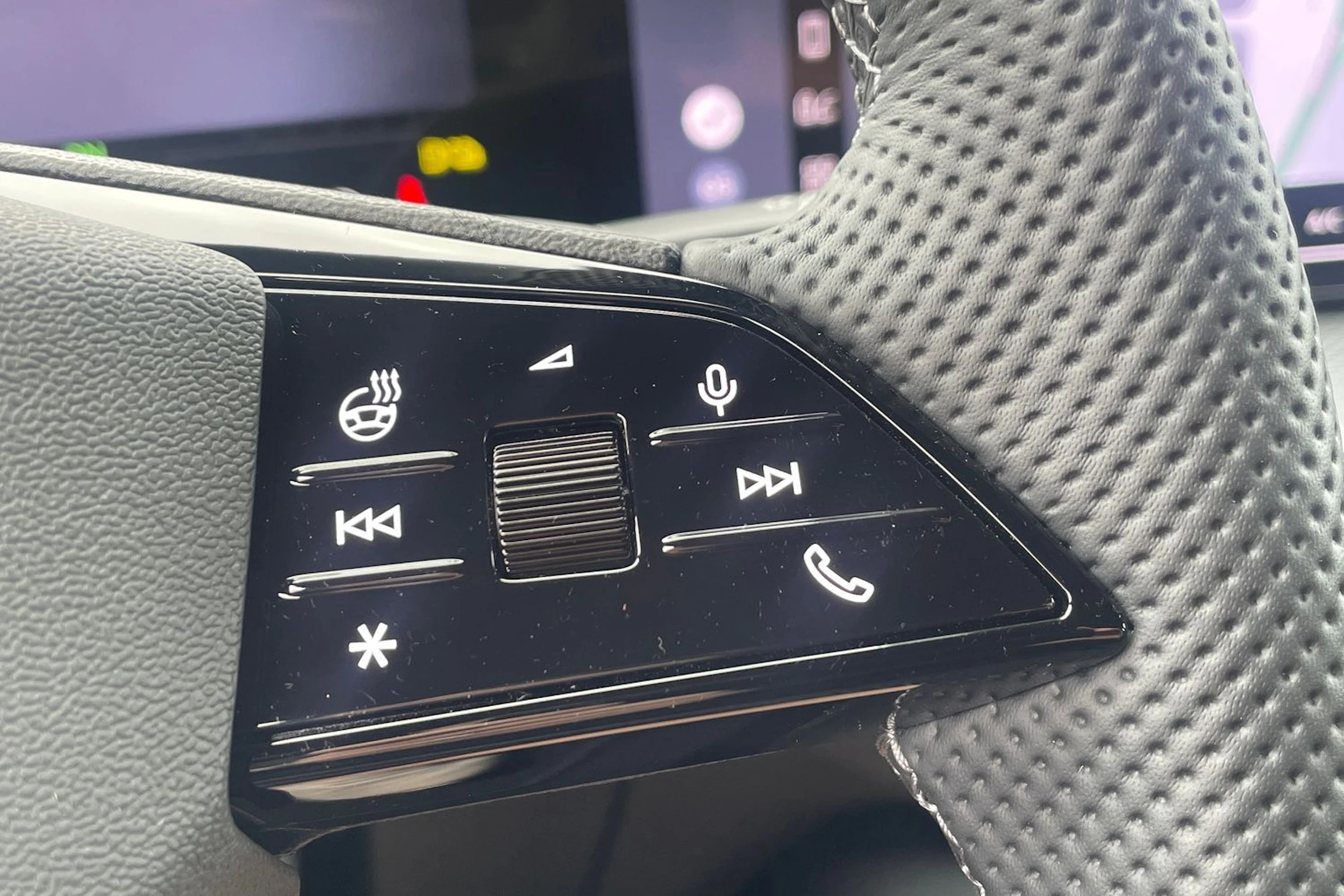 punainen Audi Q5 2026 kuva 21.