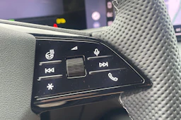 punainen Audi Q5 2026 kuva 21.