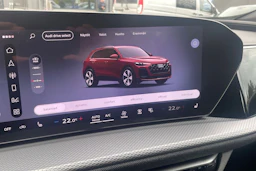 punainen Audi Q5 2026 kuva 25.