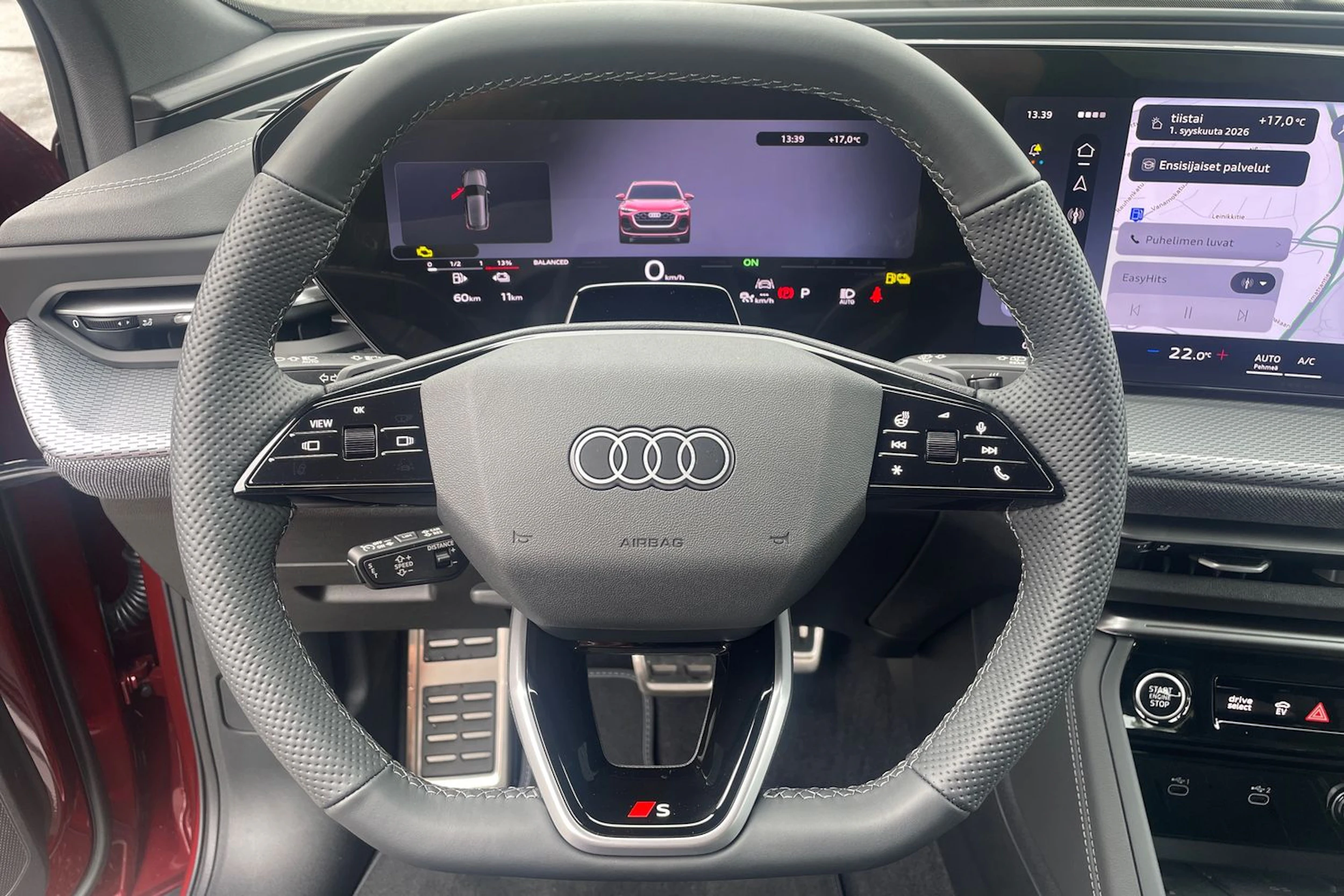 punainen Audi Q5 2026 kuva 30.