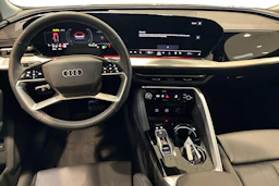 valkoinen Audi Q5 2026 kuva 7.