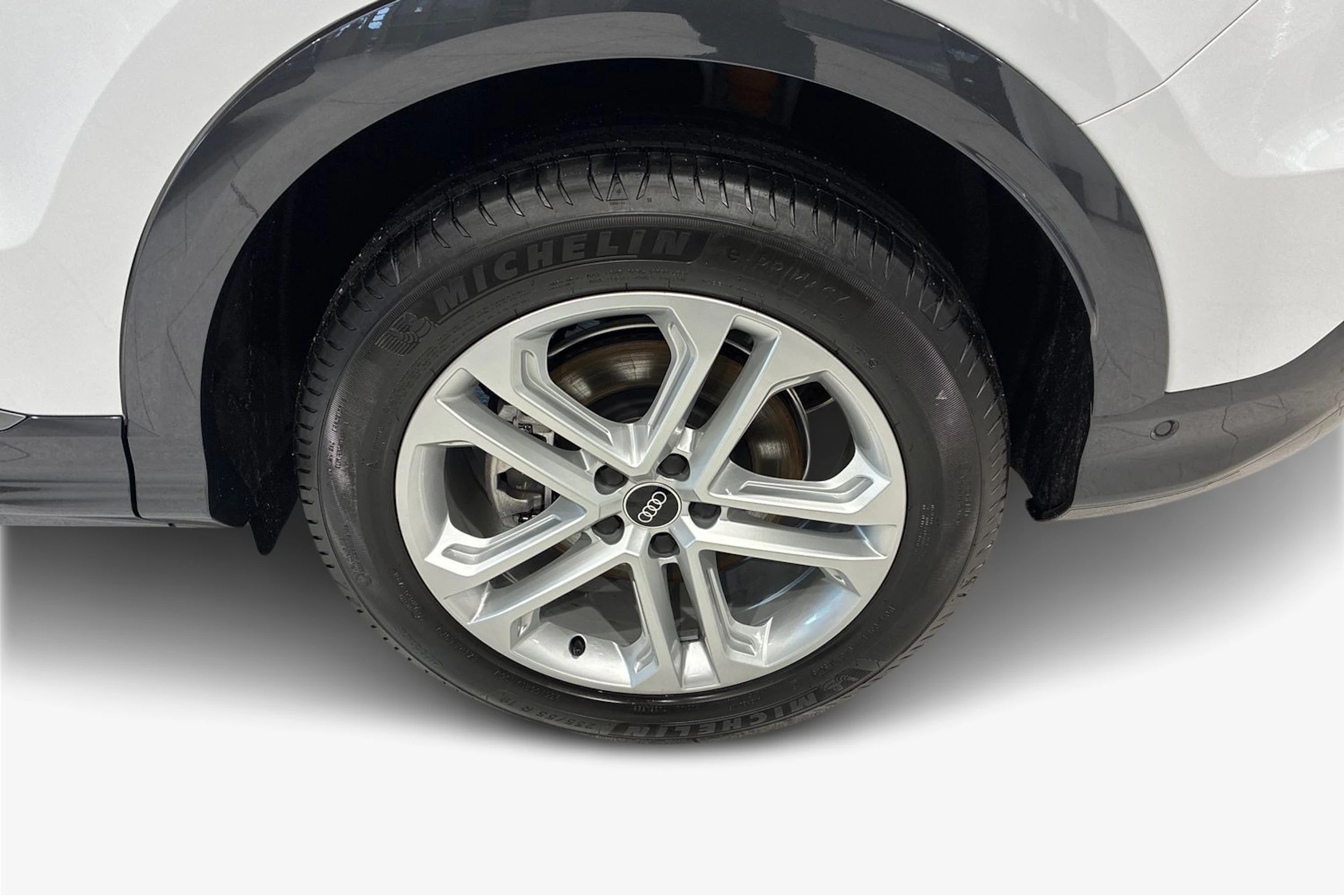 valkoinen Audi Q5 2026 kuva 9.