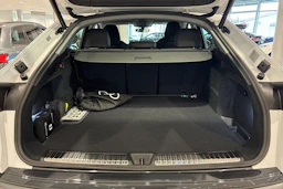 valkoinen Audi Q5 2026 kuva 12.