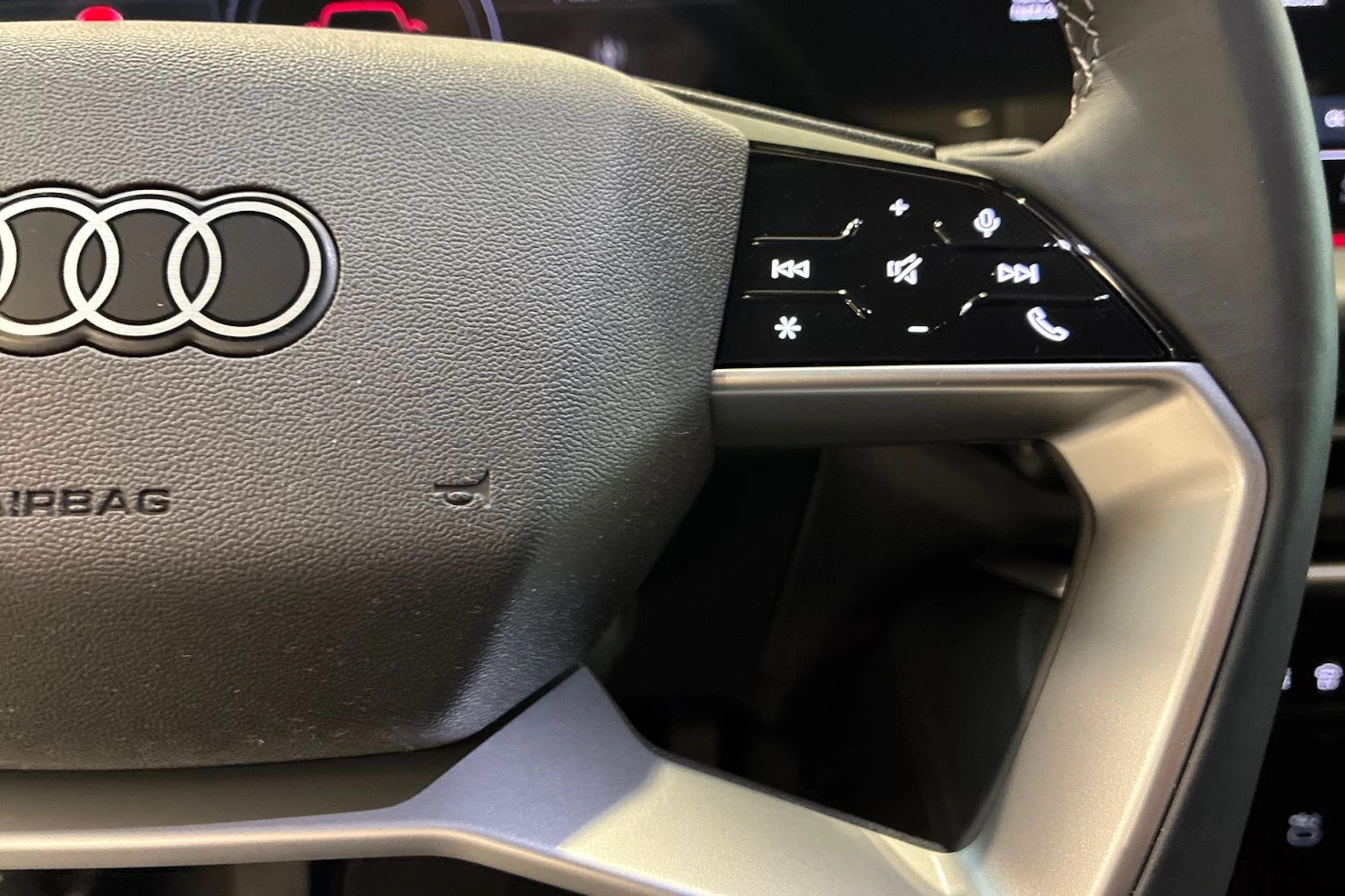 valkoinen Audi Q5 2026 kuva 15.