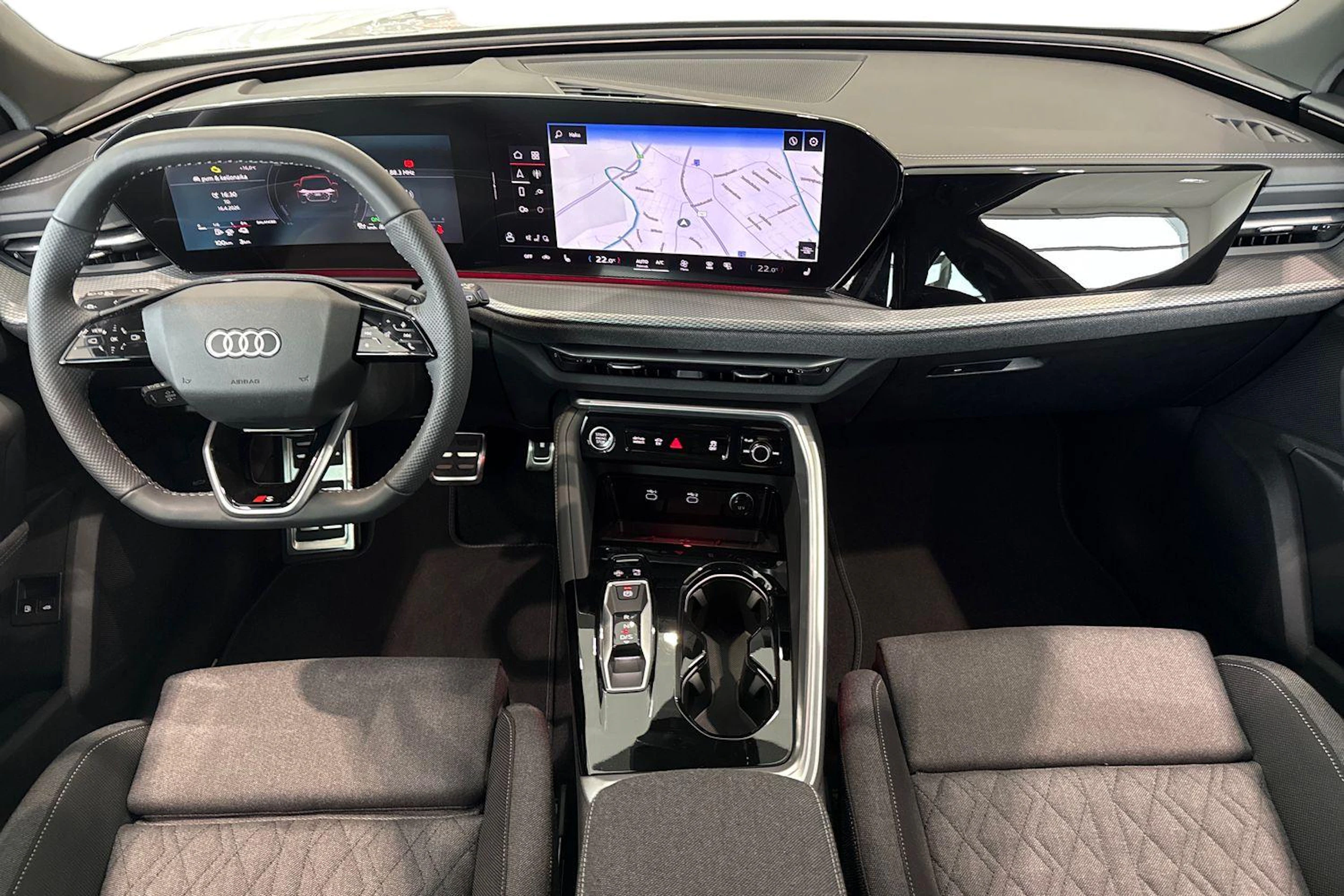 valkoinen Audi Q5 2026 kuva 7.