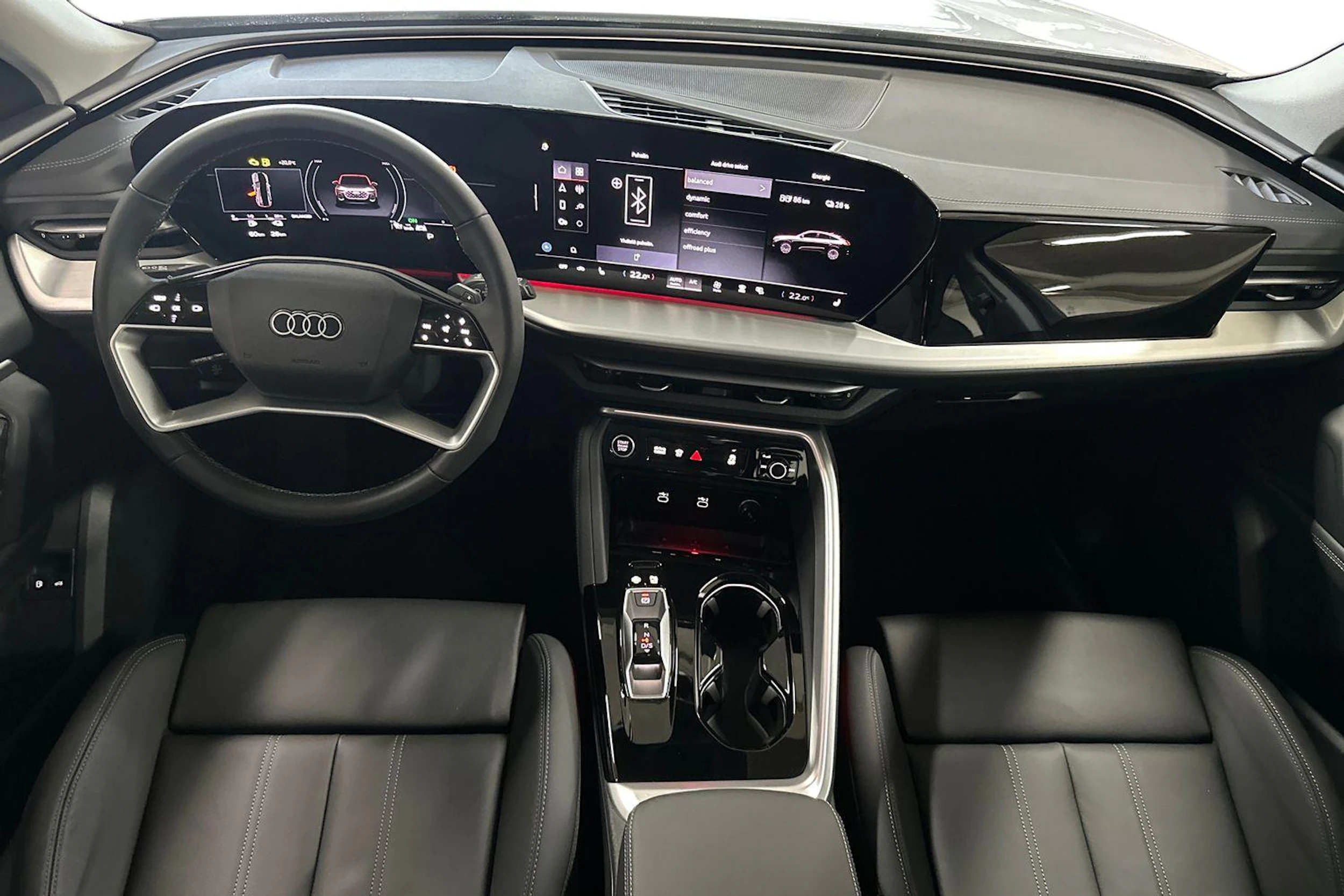 valkoinen Audi Q5 2026 kuva 7.