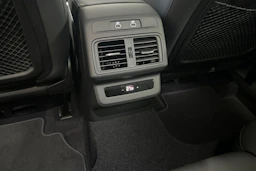 valkoinen Audi Q5 2026 kuva 12.