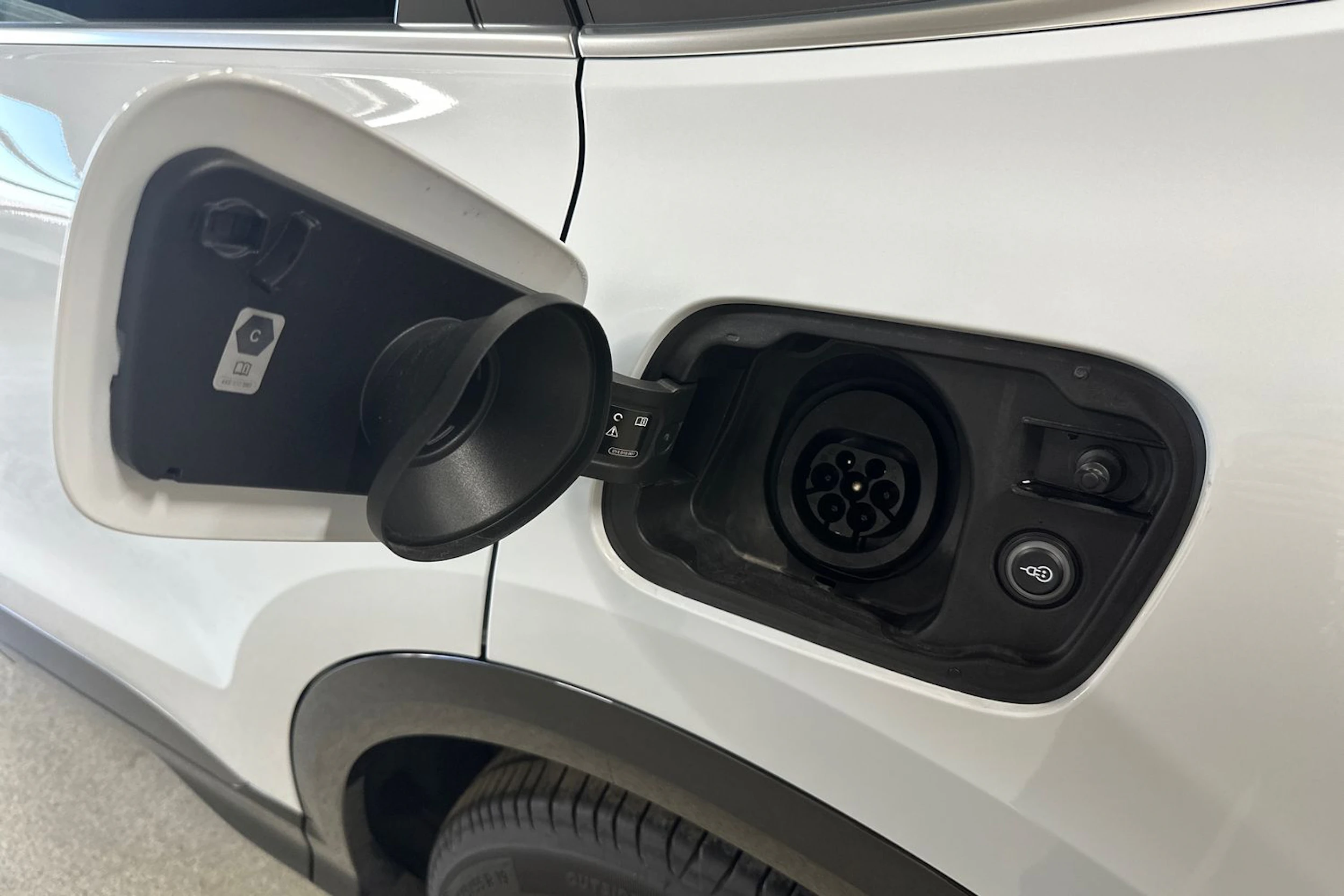 valkoinen Audi Q5 2026 kuva 14.