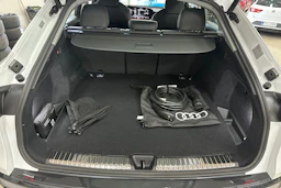 valkoinen Audi Q5 2026 kuva 15.