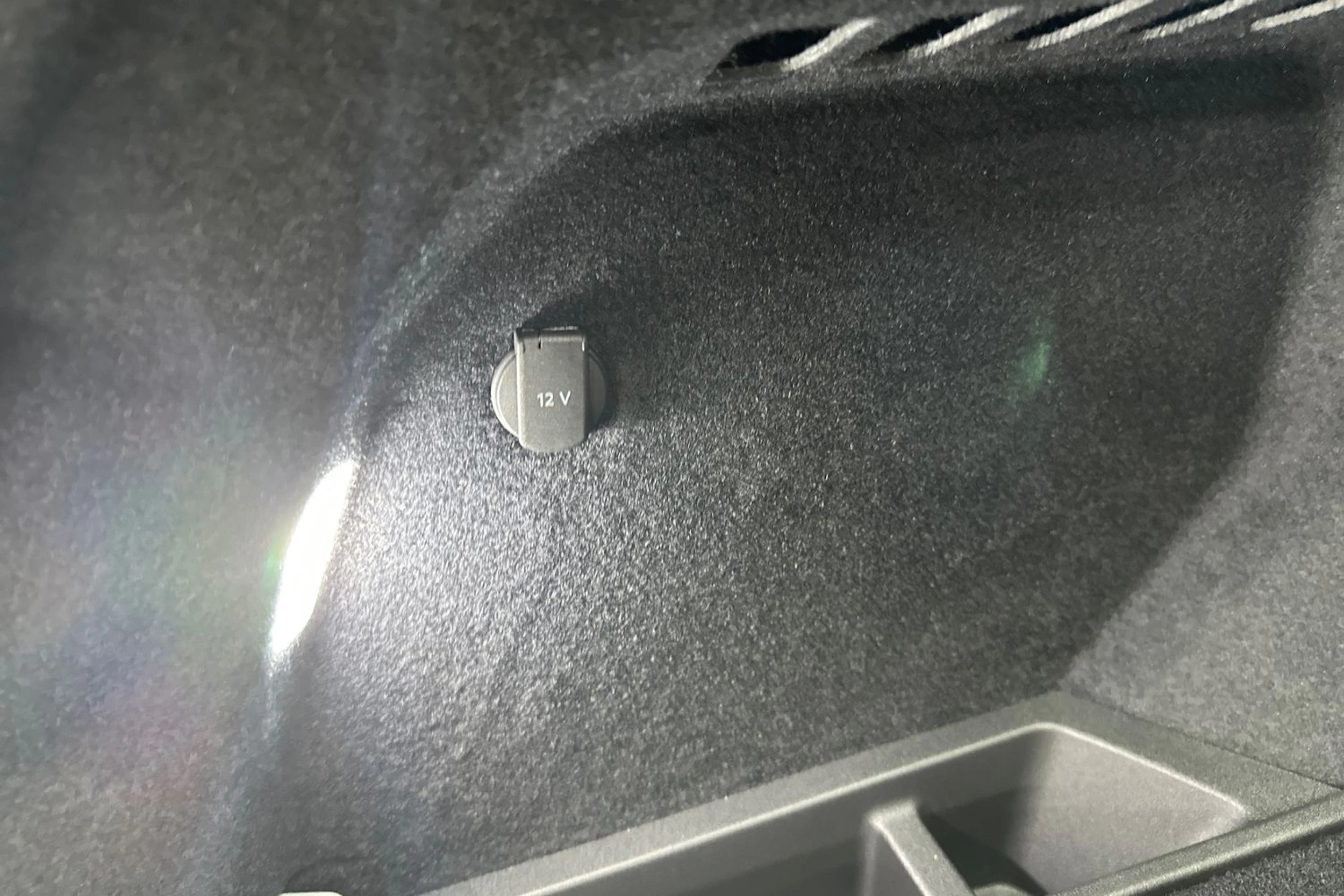 valkoinen Audi Q5 2026 kuva 19.